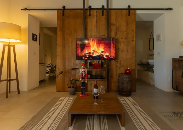 Zaira House By Elbasummer